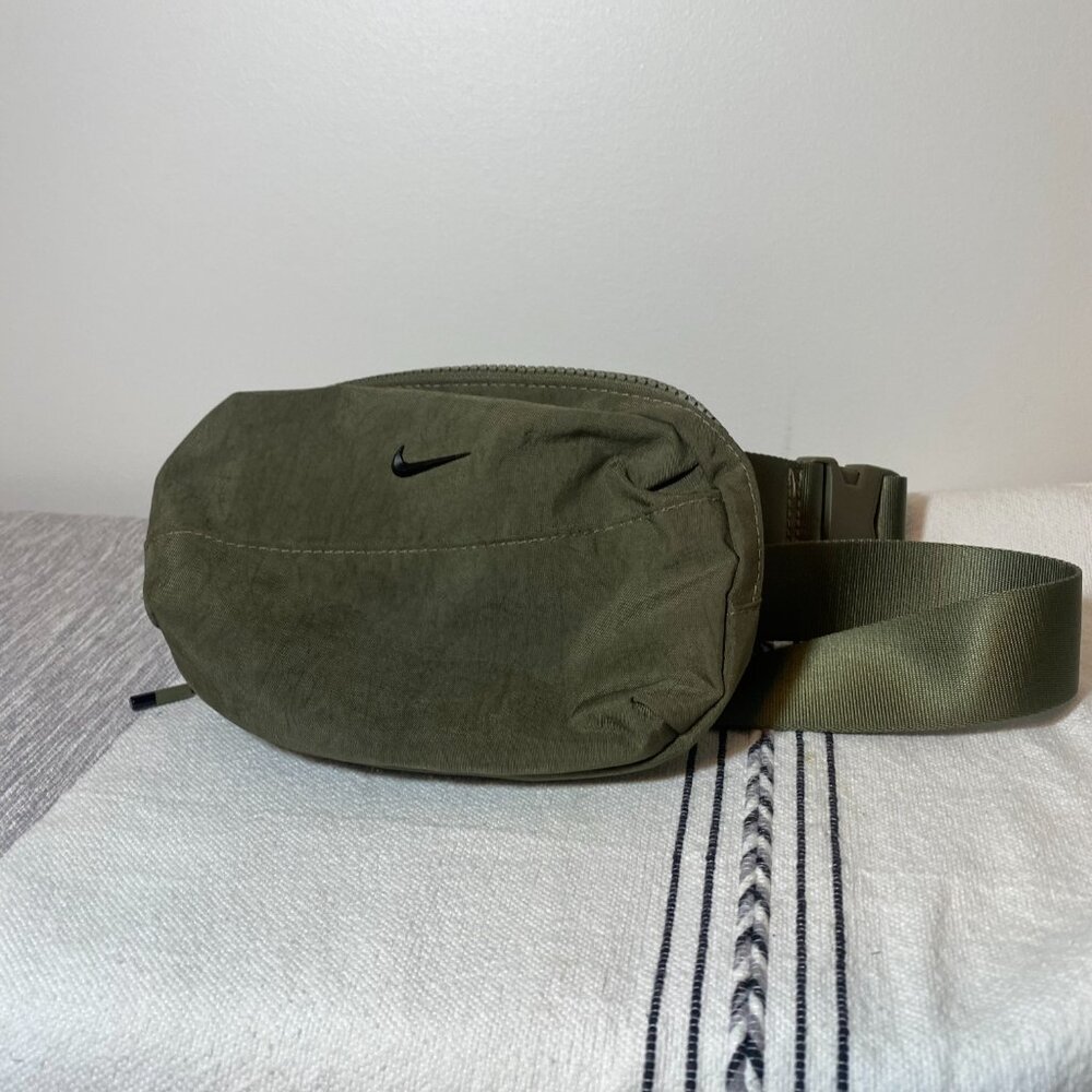 Nike Aura Crossbody Bag - Olive - Picture 2 of 3